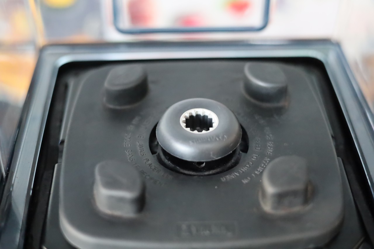 เครื่องปั่นตู้เก็บเสียง Vitamix The Quiet One