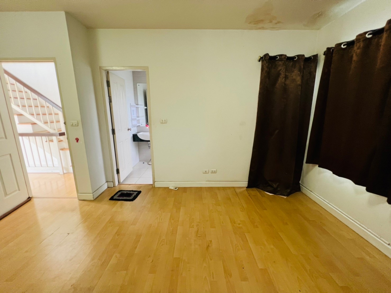 ขายทาวน์โฮม 3 ชั้น หมู่บ้าน ทาวน์ พลัส สุวรรณภูมิ