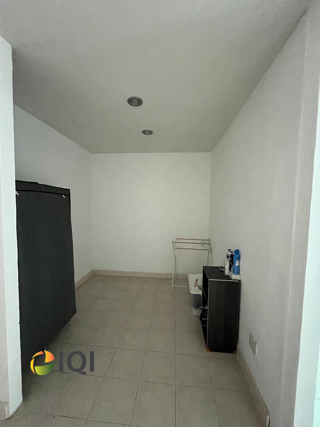 ขาย อาคารพาณิชย์ 3.5 ชั้น The Village ปัญญา-รามอินทรา