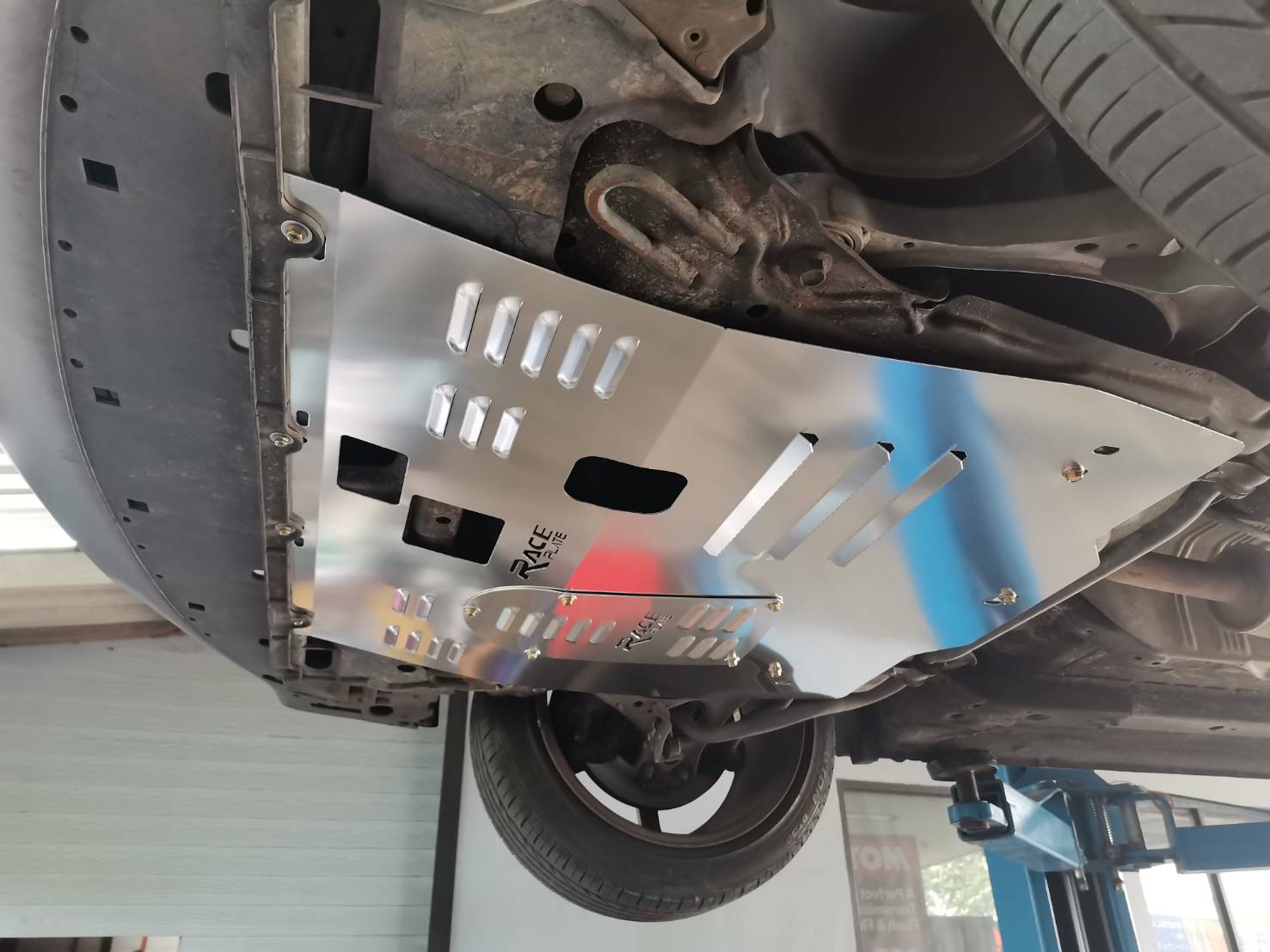 แผ่นปิดใต้ห้องเครื่องอลูมิเนียม Honda Civic FD FB Raceplate_Undertray