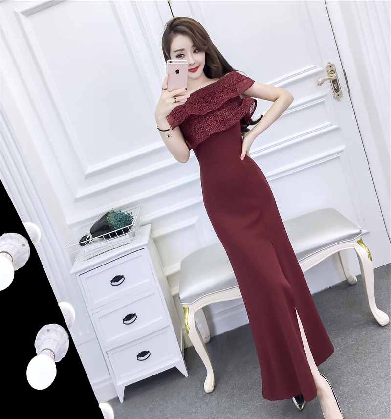 ชุดราตรีสีไวน์แดง ดีไซน์เปิดไหล่ ปิดต้นแขน ส่งฟรี ems