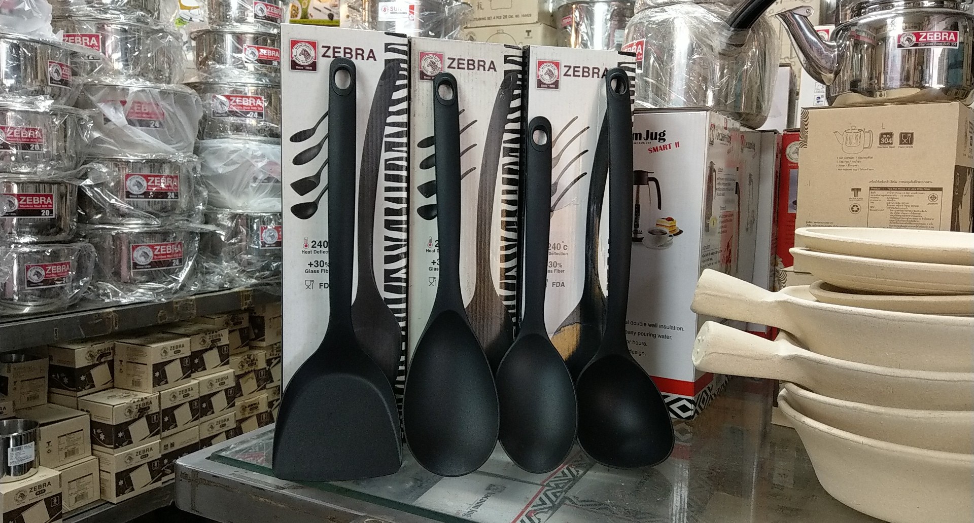 Zebra กระทะนอนสติ๊ก GOODY 30 ซม. ทรงลึก พร้อมฝาแก้ว แถม ชุดอุปกรณ์ครัว Nylon Fiber 4 ชิ้น