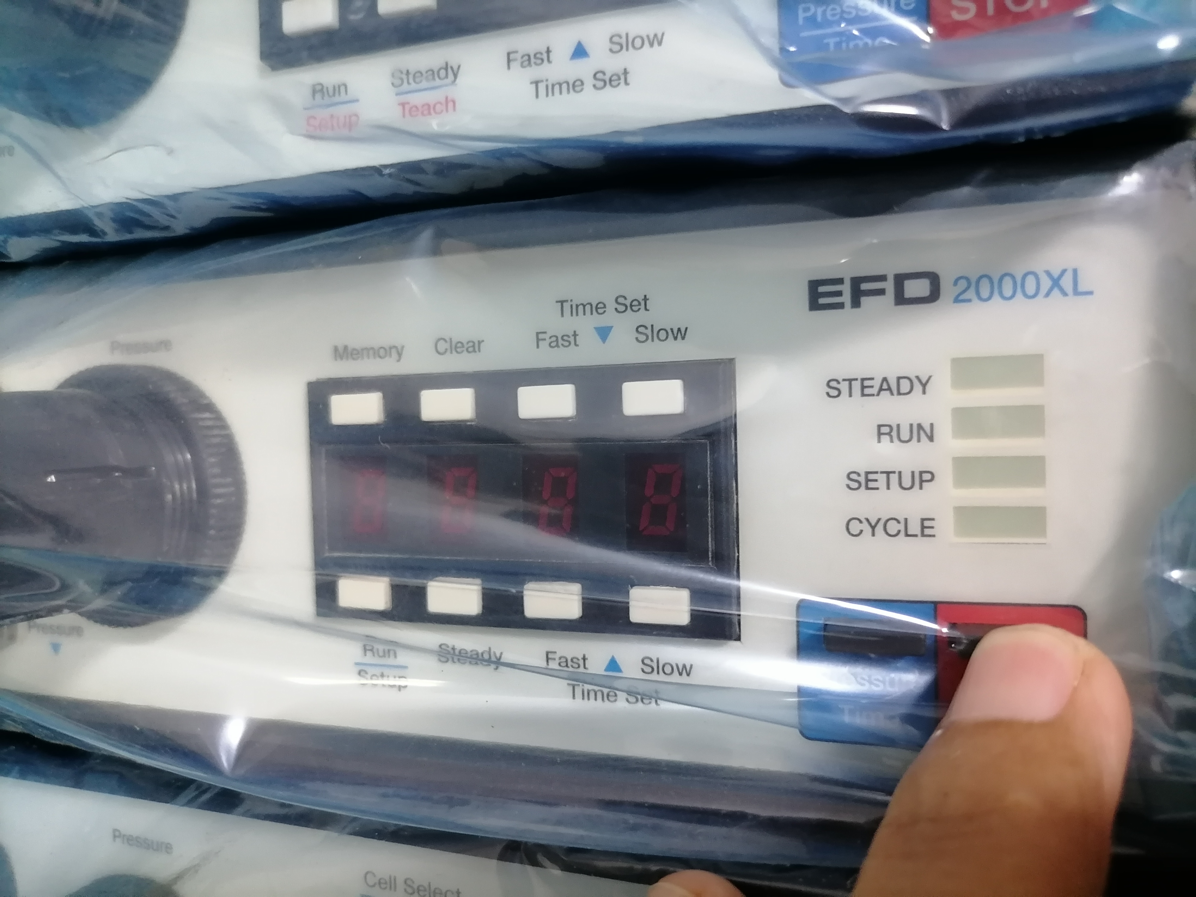 เครื่องหยอดกาวตั้งเวลา EFD2000XL