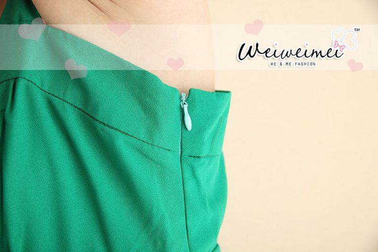 ชุดเดรสผ้าไหมเนื้อดีสีเขียว สายเดี่ยว ส่งฟรี ems