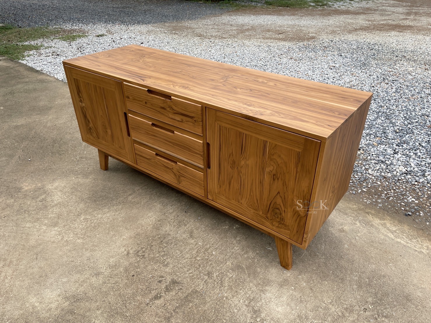 ตู้วางทีวีโมเดิร์น (สีสัก)