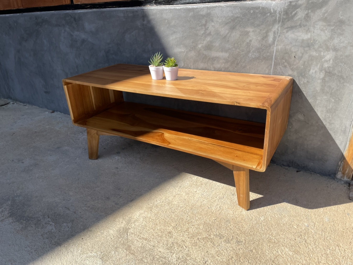 โต๊ะกลางมินิมอลขาแบน