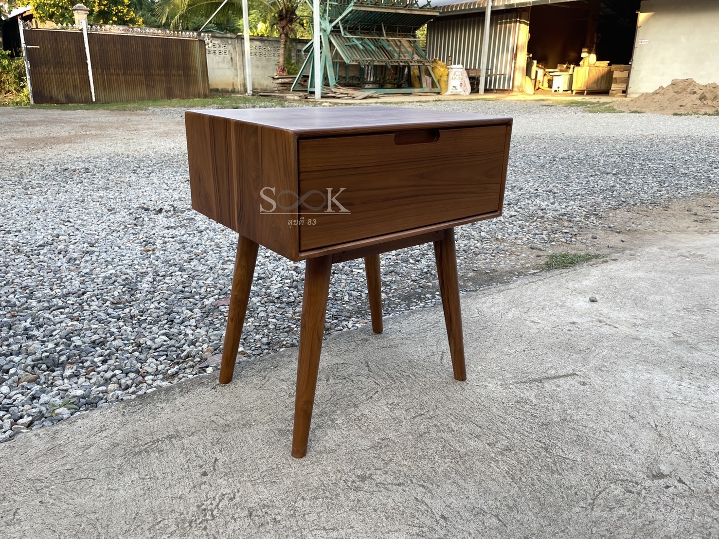 ตู้หัวเตียงมินิมอลขายาว