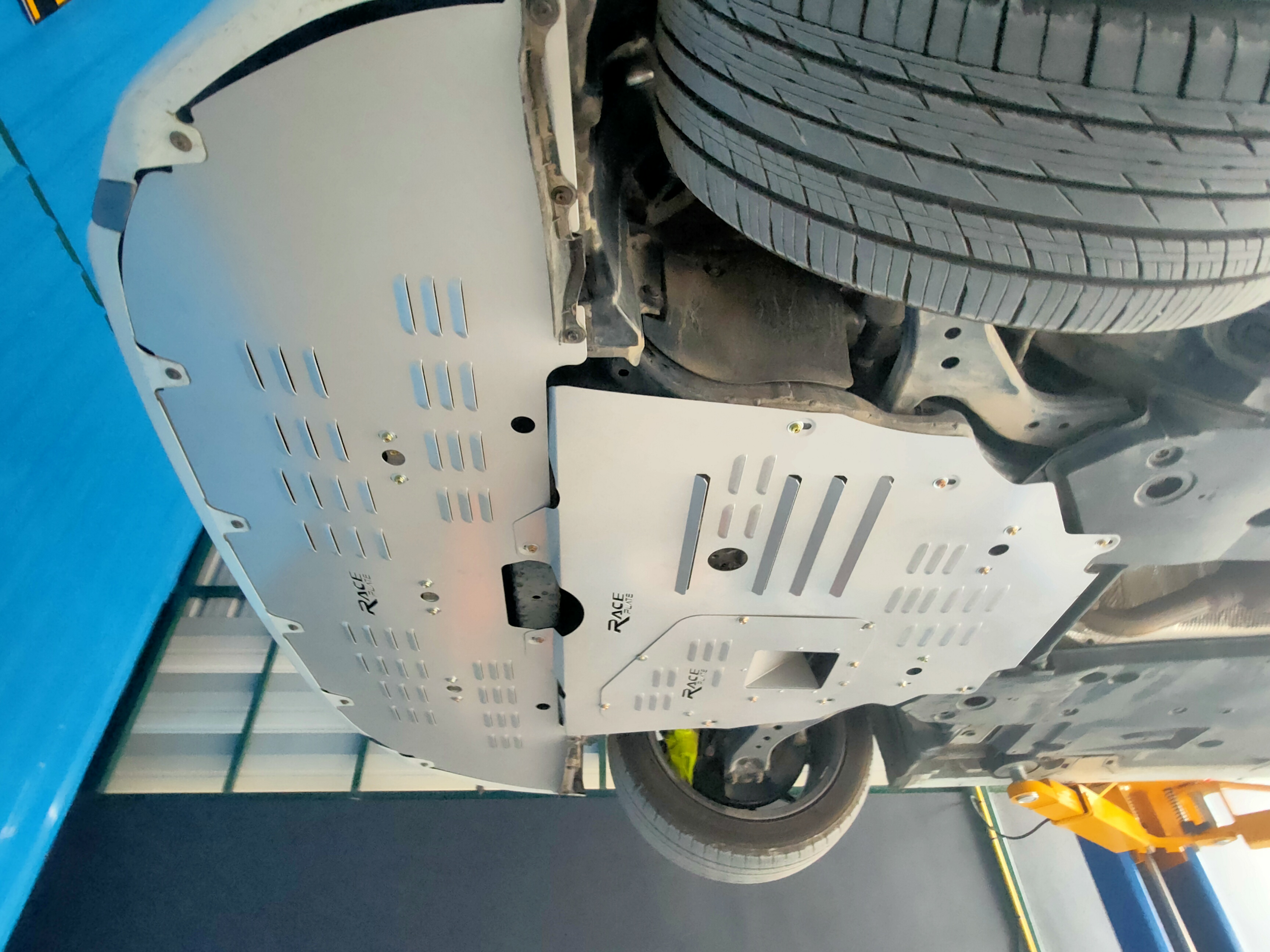 แผ่นปิดใต้ห้องเครื่องอลูมิเนียม Toyota Camry Acv70 2019-21 Raceplate_Undertray