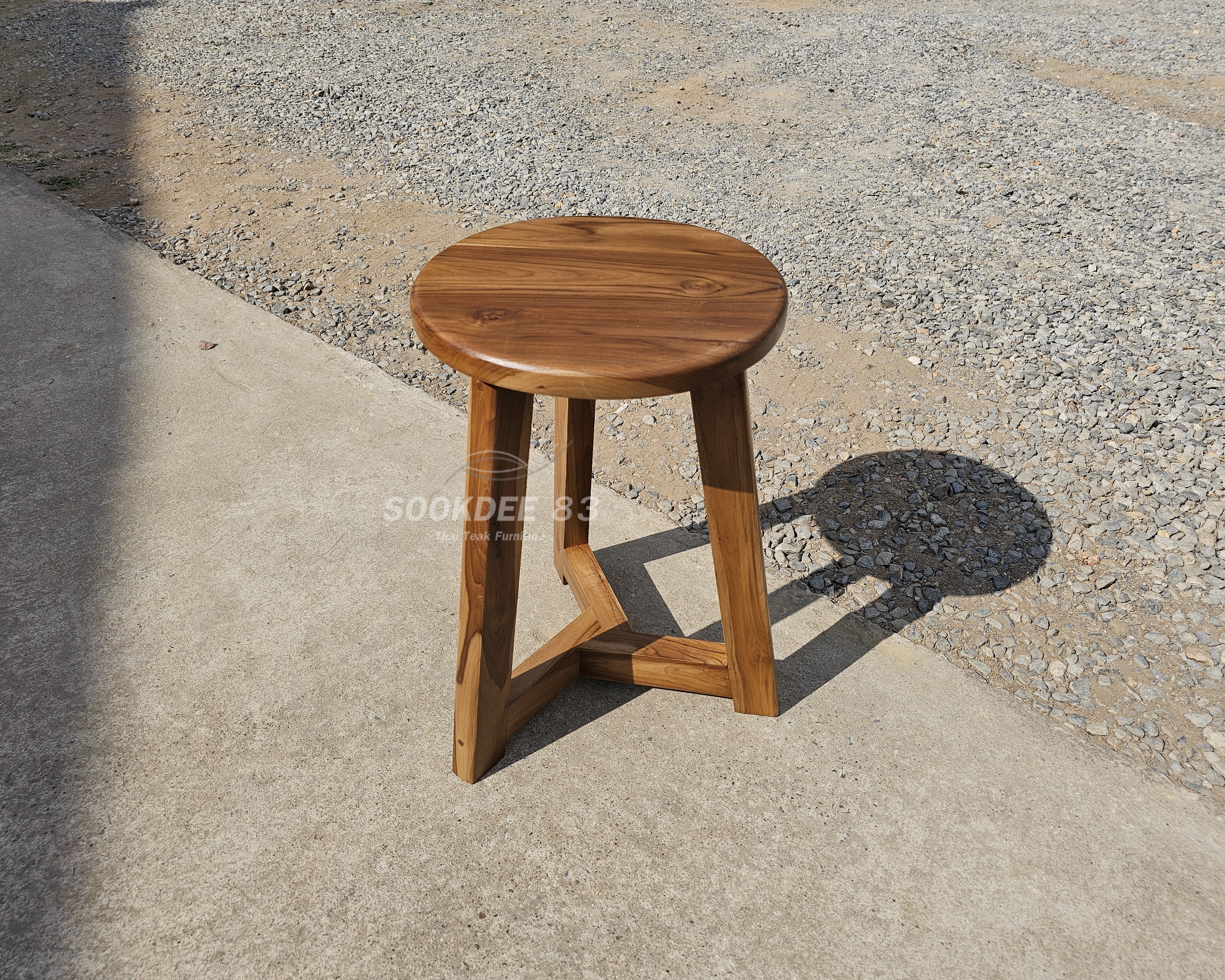 เก้าอี้กลมมินิมอลขาเบ๊นซ์