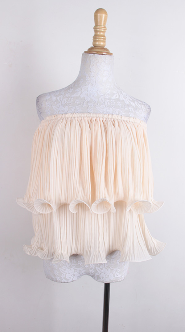 เสื้อเกาะอก ผ้าชีฟองอัดพลีตเล็กๆ สีครีม ส่งฟรี ems