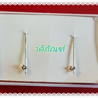 กนกคอ - โลหะชุบทองคำขาว, (ขาเข็มกลัด)