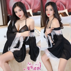 N113 ชุดคลุมนอนซีทรูเซ็กซี่ เสื้อคลุมนอนแขนยาว(แขนทรงกิโมโน)เป็นผ้าซีทรูสีดำแต่งลูกไม้สีขาวพร้อมด้วยสายผูกเอวสีดำ ส่วนด้านในมีบราแบบผูกหลังและจีสตริงซีทรูมาให้พร้อมตามรูปถ่ายสินค้าจริงเลยค่ะ