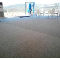 พรมอัดสีเทา พรมจัดบูทในห้าง สีเทาขาว BS018 กว้าง 2m.