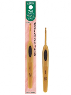 Clover 42-602 เข็มโครเชต์ soft touch aluminiumหัวทอง เข็มโครเชต์ เนื้ออลูมิเนียมด้ามทอง #2/0 หรือ 2มม