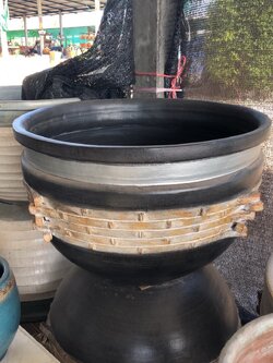 อ่างบัวทรงปากกว้าง