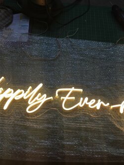 ไฟนีออน เฟค