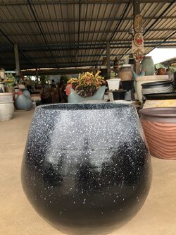 กระถางต้นไม้ทรงบาตร