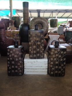 แจกันเหลี่ยมลายดอกเดซี่