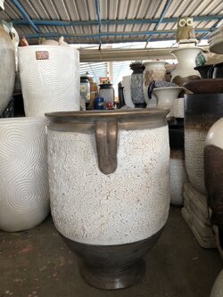 กระถาง 2 หู ใบใหญ่