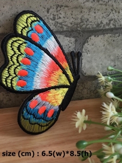 ผีเสื้อ ตัวรีดติดเสื้อ อาร์มรีด อาร์มปัก ตกแต่ง หมวก กระเป๋า แจ๊คเก็ตยีนส์ Cute Creature Embroidered Iron on Patch