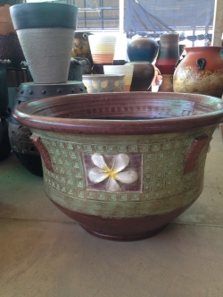 กระถางบัวทรงปากกว้างลายดอกไม้กำแพงแก้ว