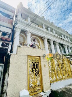 ขายทาวน์เฮ้าส์ 5 ชั้น ทรงโรมัน ถนนวิภาวดี ซอย 2 ทางเข้าหลักของมหาวิทยาลัยหอการค้าไทย