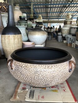 กระถางบัวทรงเตี้ย