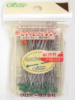 Clover 57-326เข็มหมุดหัวเแก้วเข็มบาง สามารถรีดได้ ขนาดเข็ม0.6มม. ความยาว48มม. บรรจุ100เล่ม สีส้ม สีเขียว
