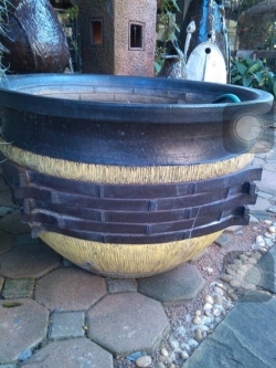 กระถางลายกำแพง