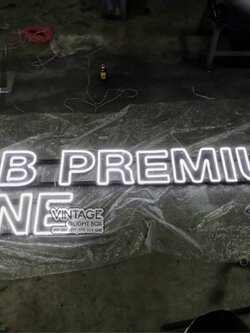 ไฟนีออน เฟค