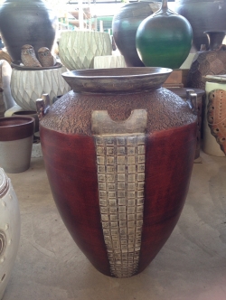 แจกันทรงสูงลายโมเดิร์น