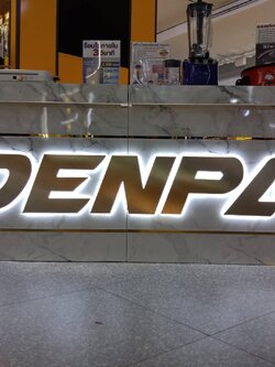 #ป้ายอักษรสแตนเลสแฮร์ไลน์ไฟออกหลังเนื้อเงินยกขอบ