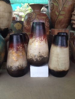 แจกันสนามทรงสูง