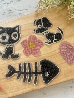 หัวใจ ดอกไม้ หมา แมว ก้างปลา คริสตัล ตัวรีดติดเสื้อ ติดกระเป๋า ติดหมวก Rhinestone Crystal Patch