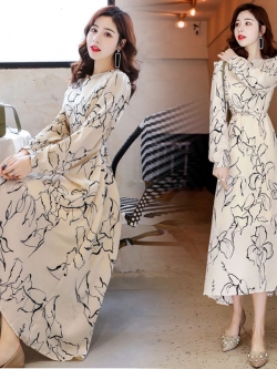 ชุดเดรสยาวสีครีม ผ้าโพลีเอสเตอร์ผสม เนื้อนิ่ม ทิ้งตัวสวย ส่งฟรี ems