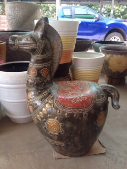 เก้าอี้ม้าดินมังกร