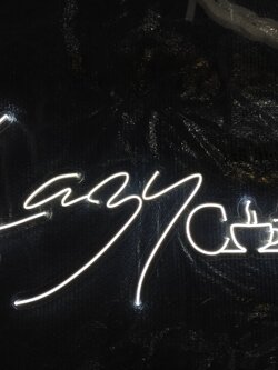 ไฟนีออน เฟค