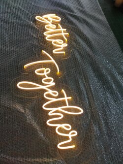 ไฟนีออน เฟค