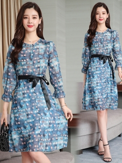 ชุดเดรสผ้าชีฟองเนื้อดี นิ่มลื่น พิมพ์ลายตามแบบโทนสีฟ้าน้ำเงิน ส่งฟรี ems