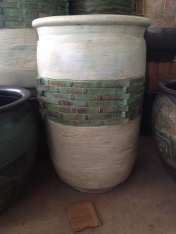 กระถางดินทรงสูงลายไม้ไผ่