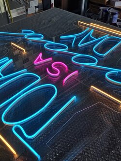 '' ป้ายไฟดัดนีออนเฟล็กซ์ '' ขนาด 100x100 cm