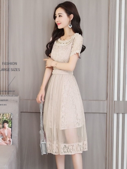 ชุดเดรสผ้าลูกไม้สีครีม ส่งฟรี ems