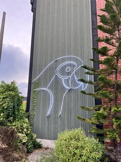 ป้ายไฟนีออนดัดหลอดแก้ว นกอเมซอล แสงสีขาว