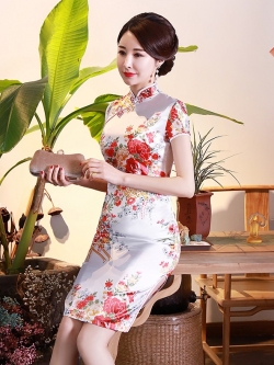 กี่เพ้าสั้นสีขาว พิมพ์ลายดอกโบตั๋น ส่งฟรี ems