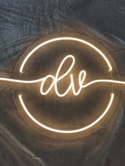 ไฟนีออน เฟค