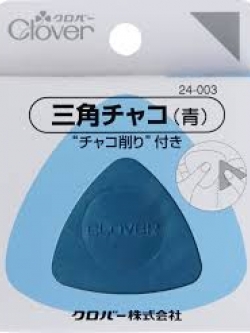 Clover 24-003 ชอลค์สามเหลี่ยมสีฟ้า ชอลค์ 3เหลี่ยมพร้อมเหล็กจับชอลค์ เหล็กลับคมชอล์ค และลับคม สีฟ้า