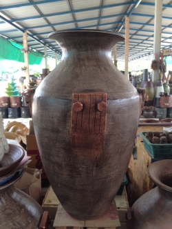 แจกันสี่หูโมเดิร์น