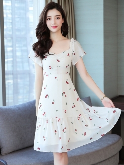 ชุดเดรสผ้าชีฟองเนื้อดี สีครีม พิมพ์ลาย cherry สีแดง น่ารักมากค่ะ ส่งฟรี ems