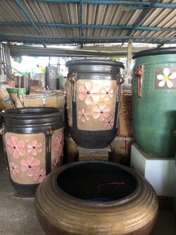 กระถางดินลายดอกไม้ทรงสูง