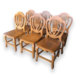 เก้าอี้มงกุฏไม้สัก